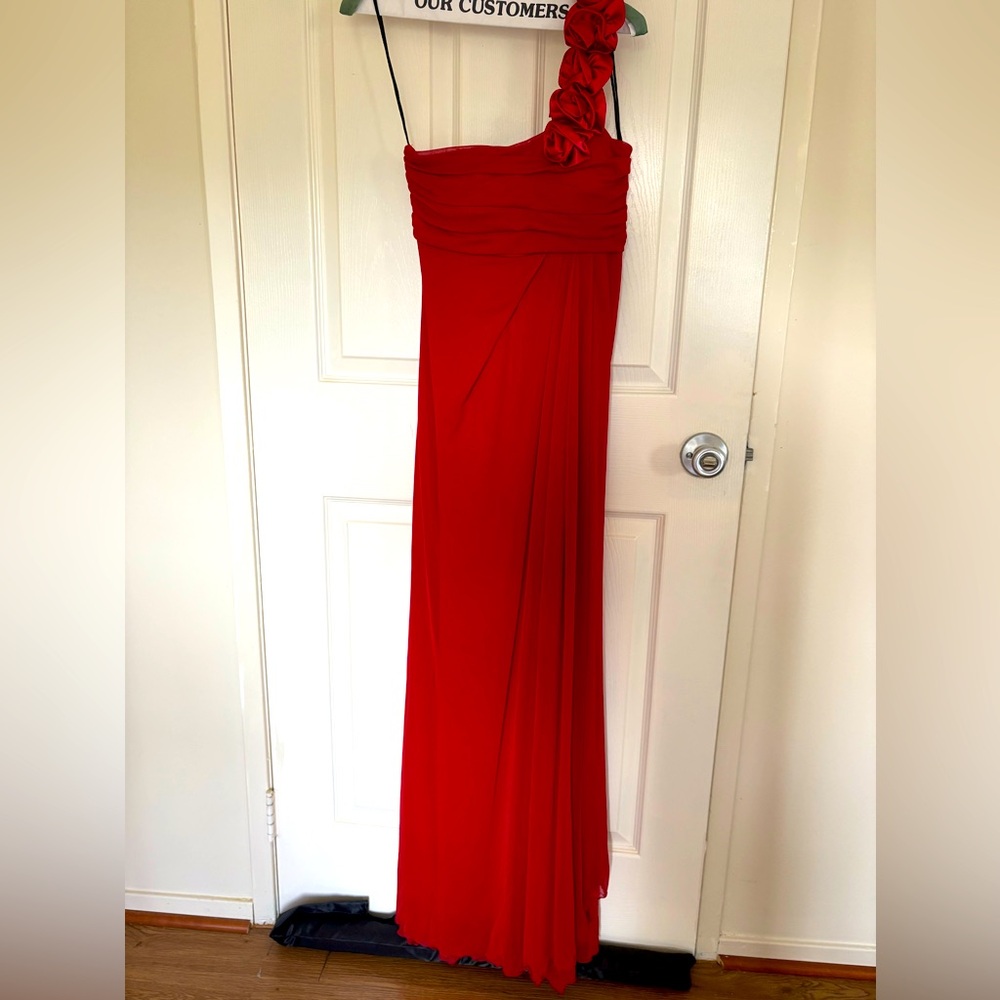 Elegant Red One-Shoulder Dress